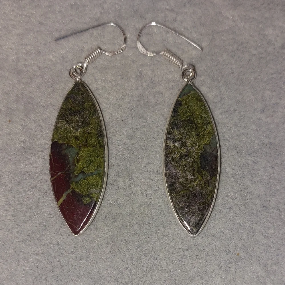 Dragon Stone Drop Earrings - Picture 3 of 4